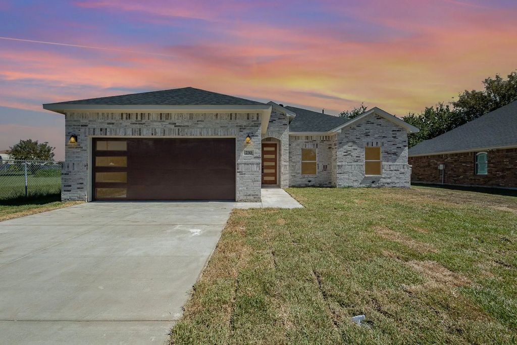 230 Flying Bridge Drive, Gun Barrel City