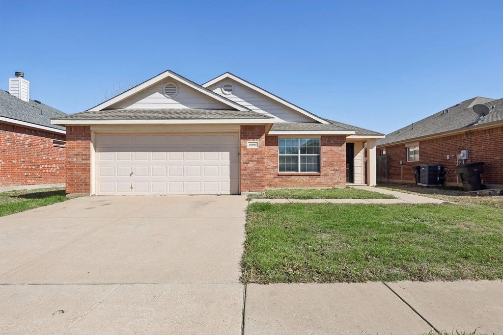 10904 Braemoor Drive, Fort Worth