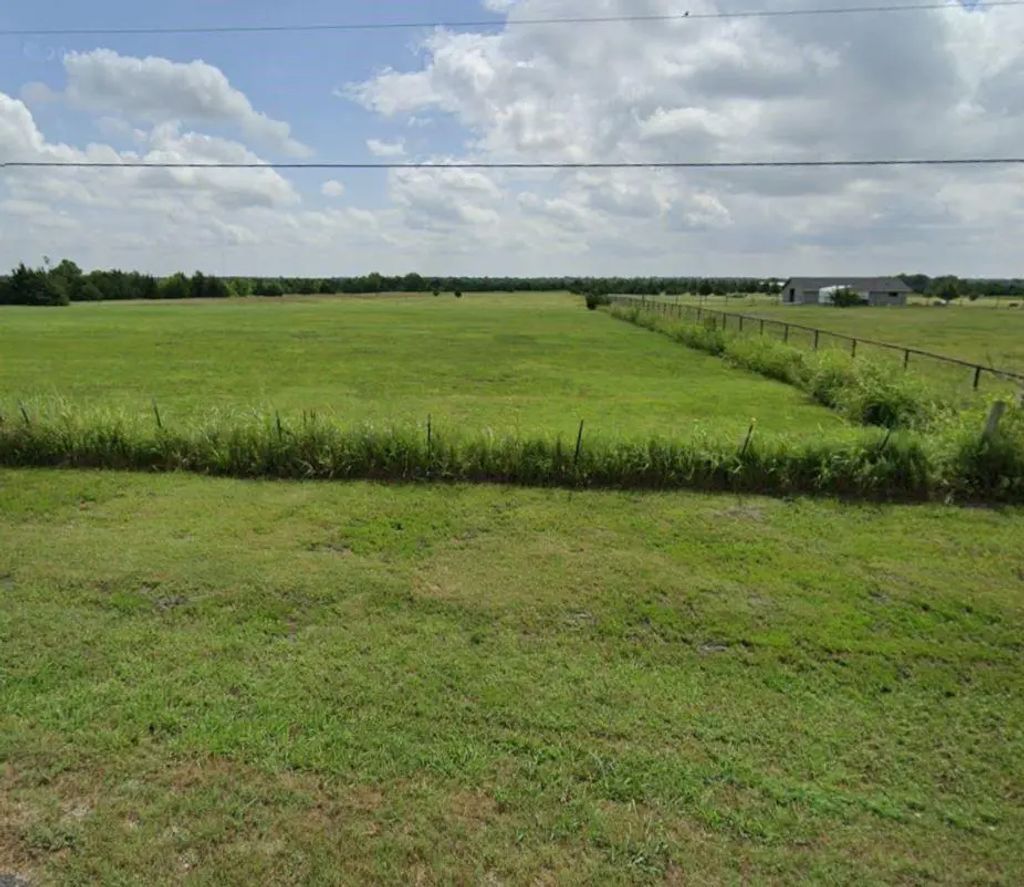 County Road 697, Farmersville