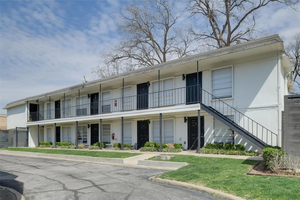 2808 Throckmorton Street 207, Dallas