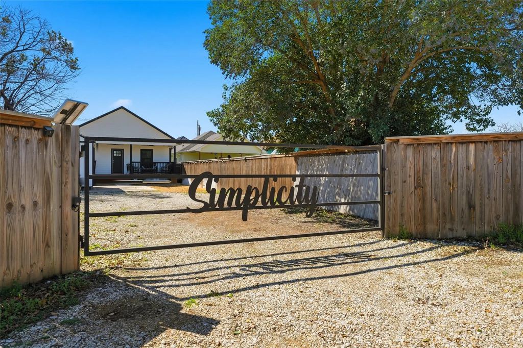 714 S 9th Street, Waco
