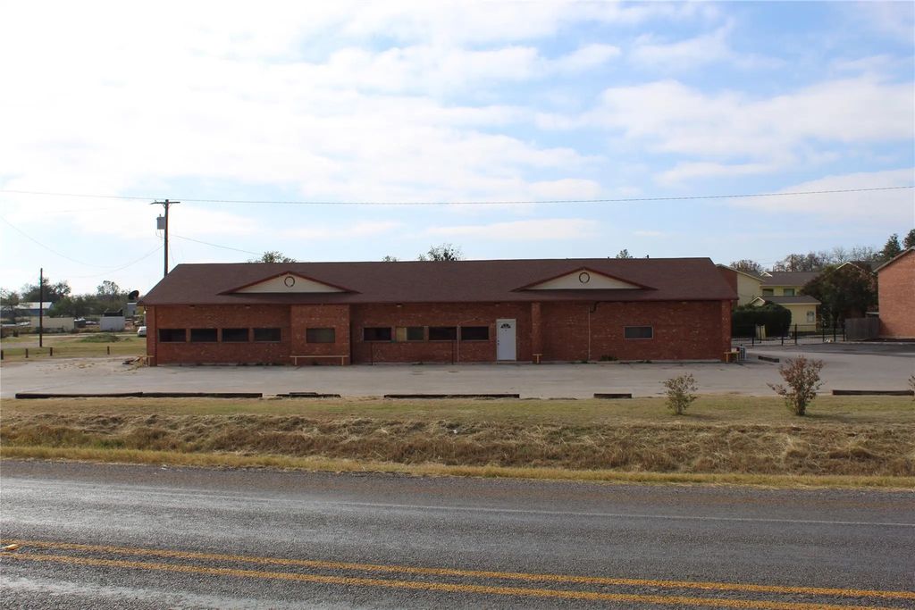 1401 Highway 84 Bypass, Coleman