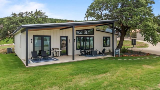 1782 Fm 2951, Graford