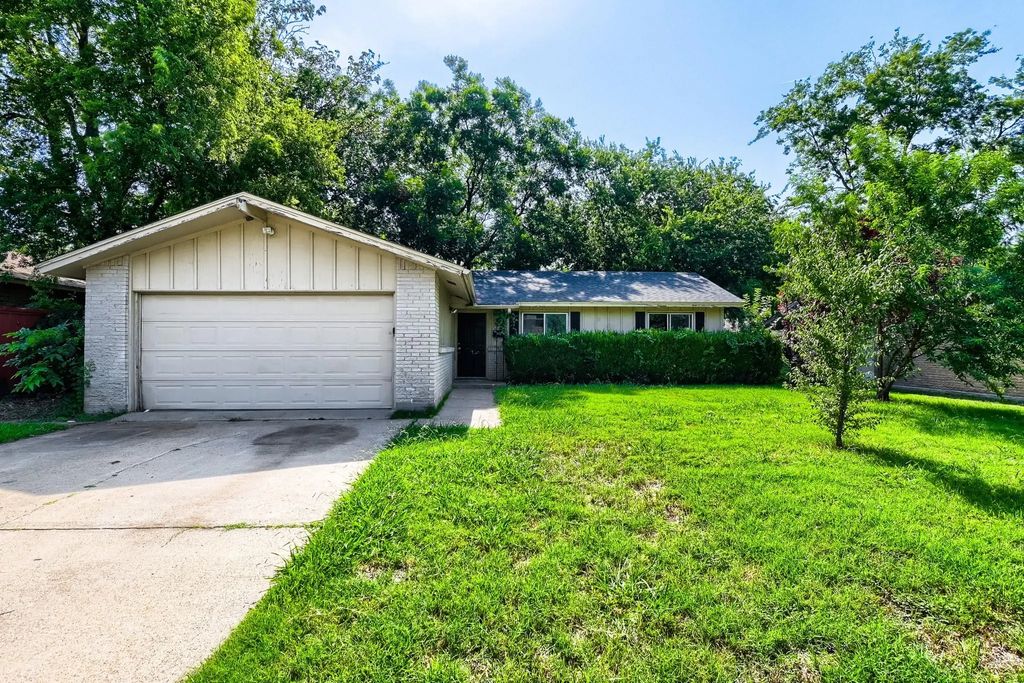 2748 Running Brook Lane, Dallas