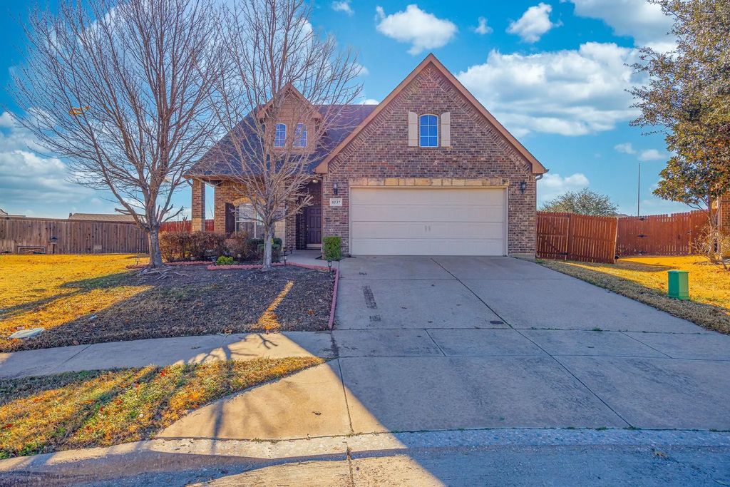 8537 Meadow Sweet Lane, Fort Worth