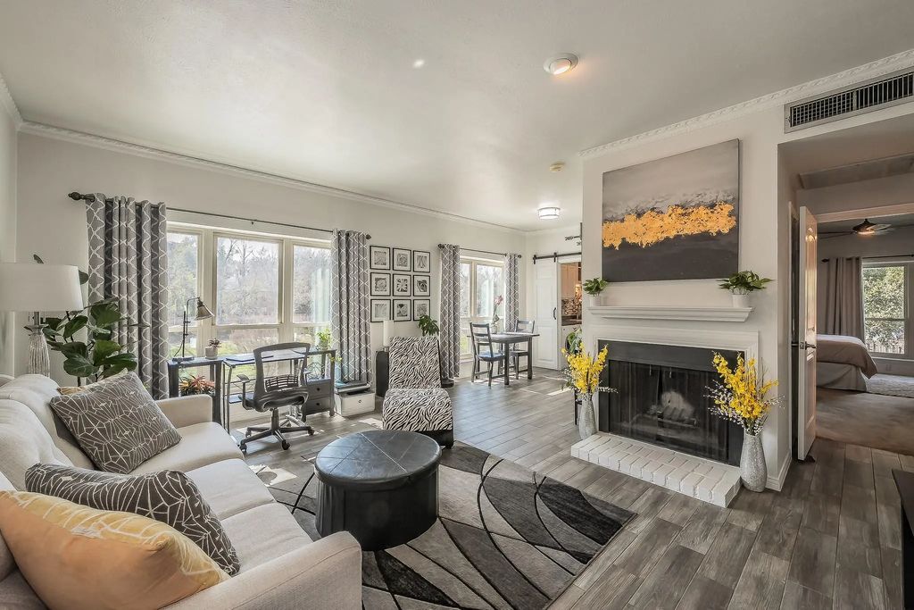4415 Bellaire Drive S 203s, Fort Worth