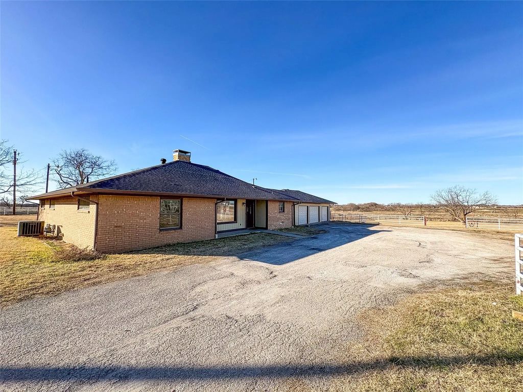 416 N Arizona Street, Celina