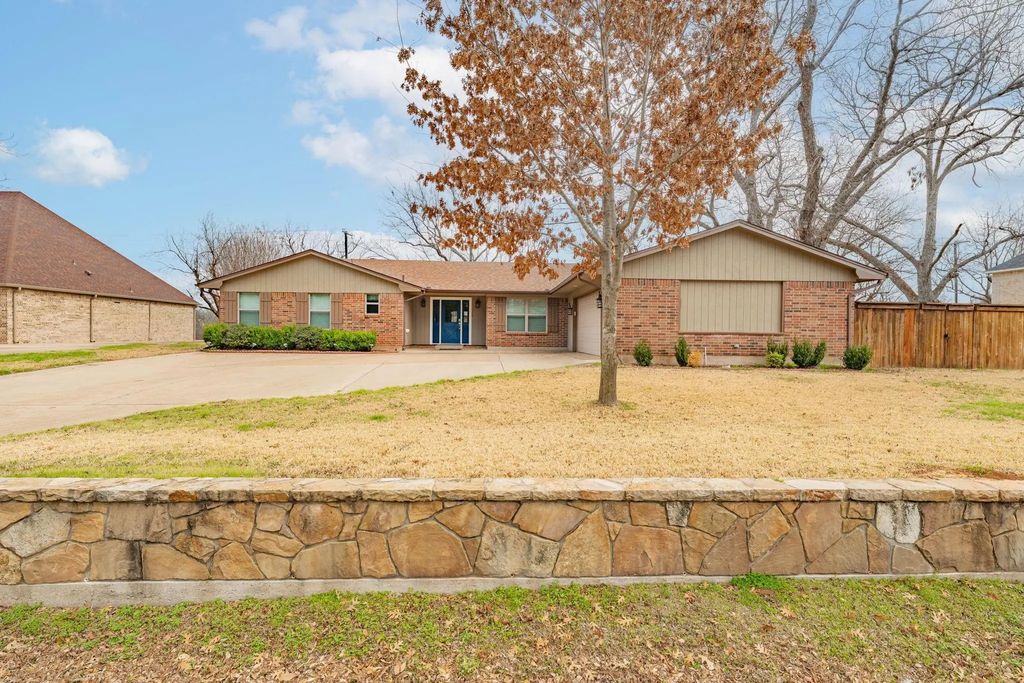 7115 Westover Drive, Granbury