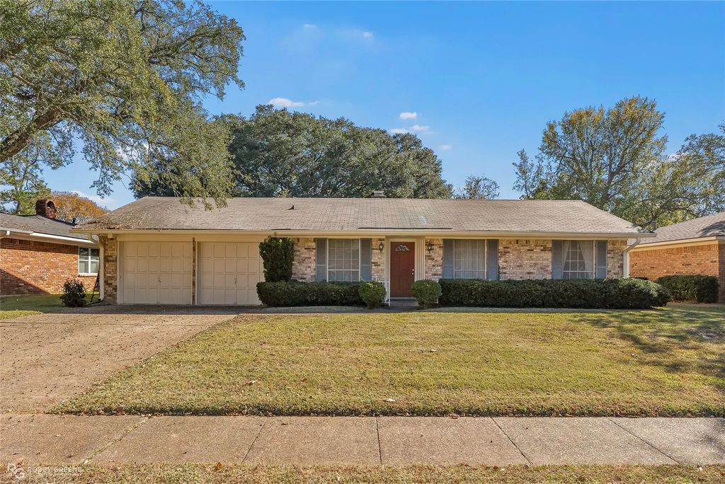 7325 Camelback Drive, Shreveport