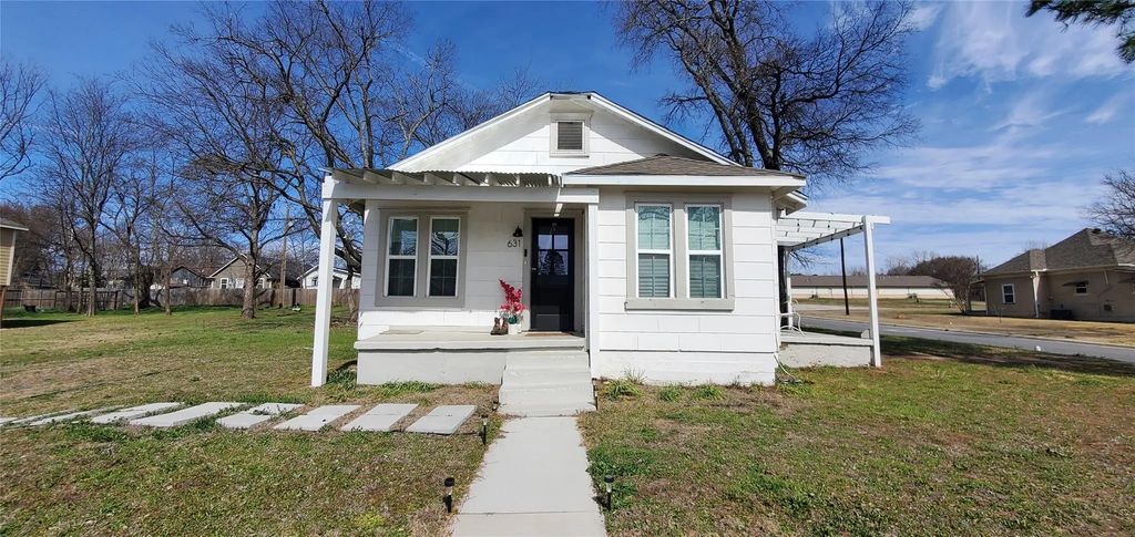 631 E Murray Street, Denison