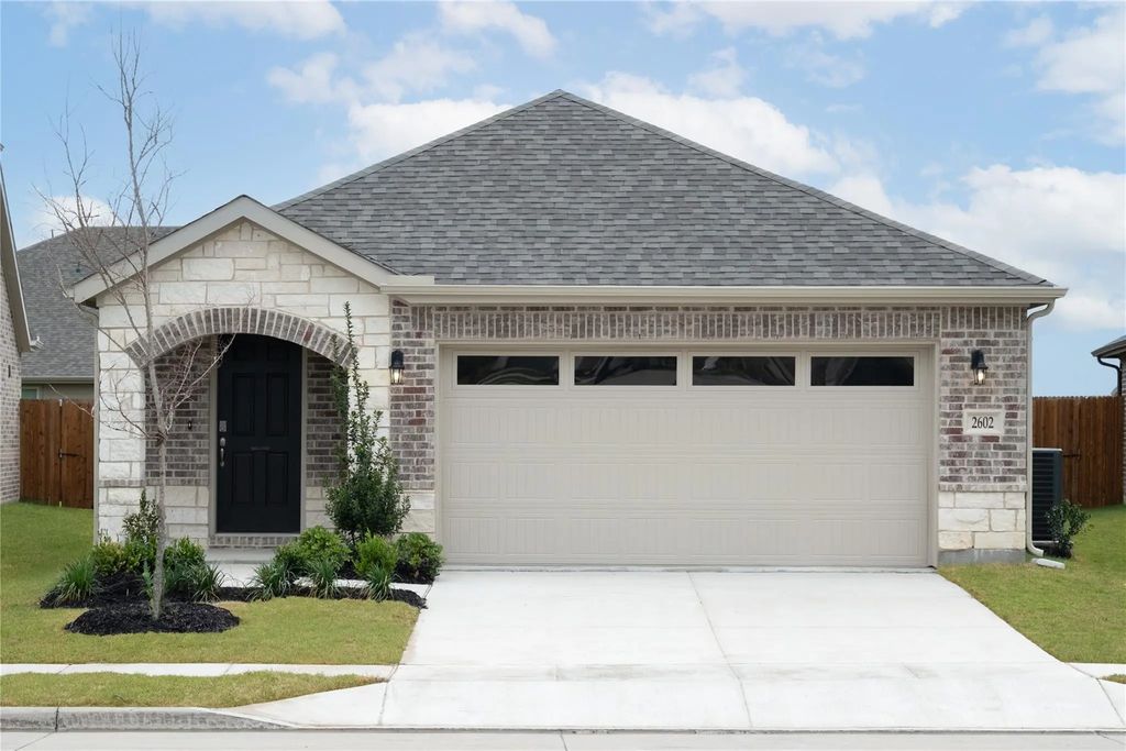 2602 Hawkins Street, Anna