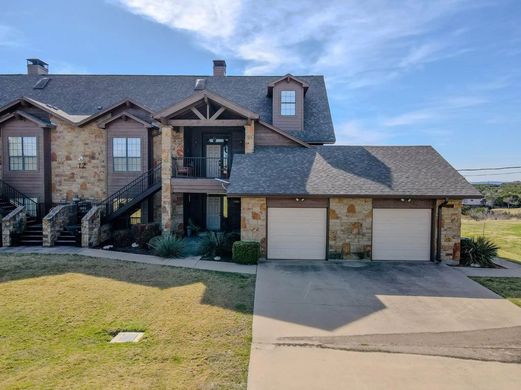 1204 Eagle Point, Graford