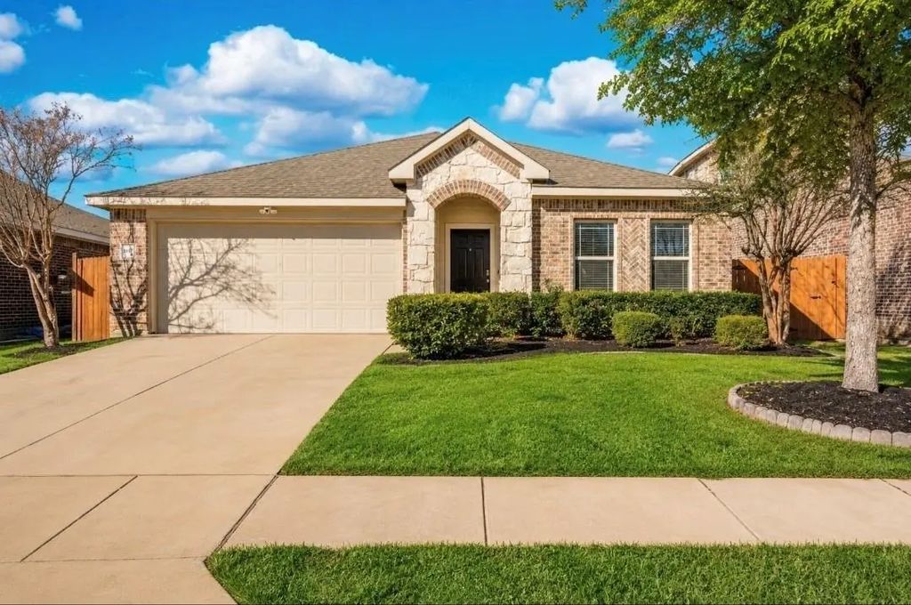 2107 Danibelle Drive, Forney