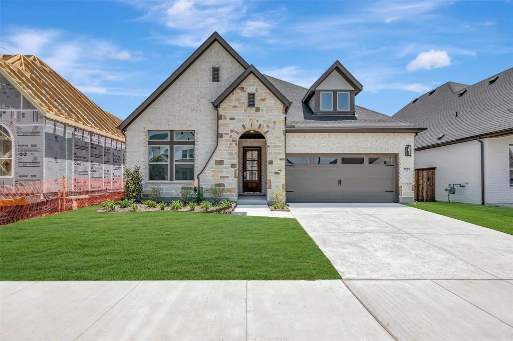 7829 Pondview Lane, Fort Worth