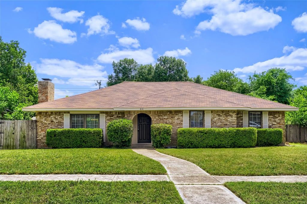 814 Oakbluff Drive, Lancaster