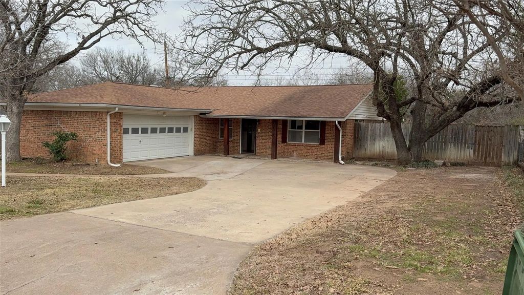 600 Travis Drive, Mineral Wells