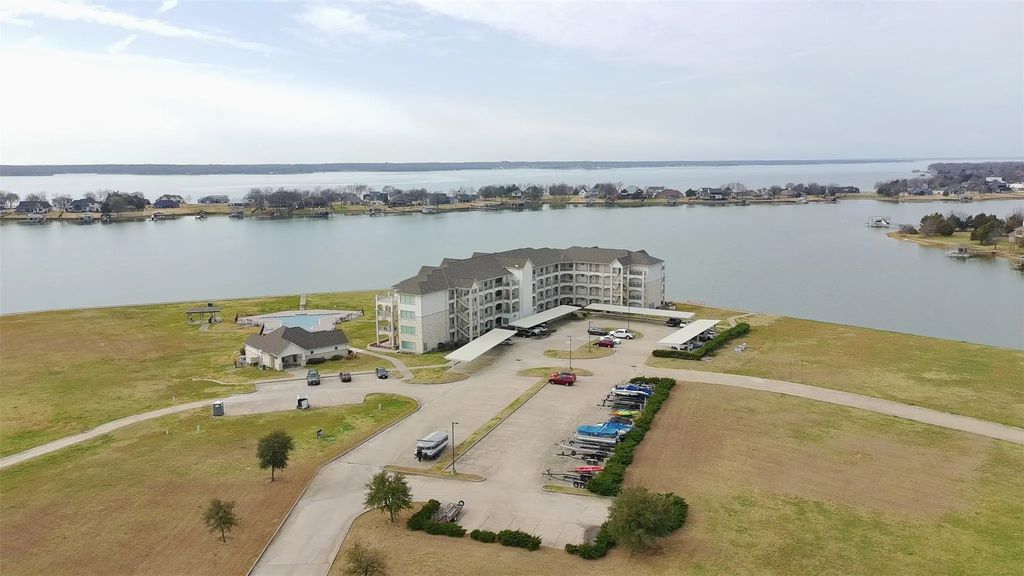 9900 Northshore Boulevard 3101, Corsicana