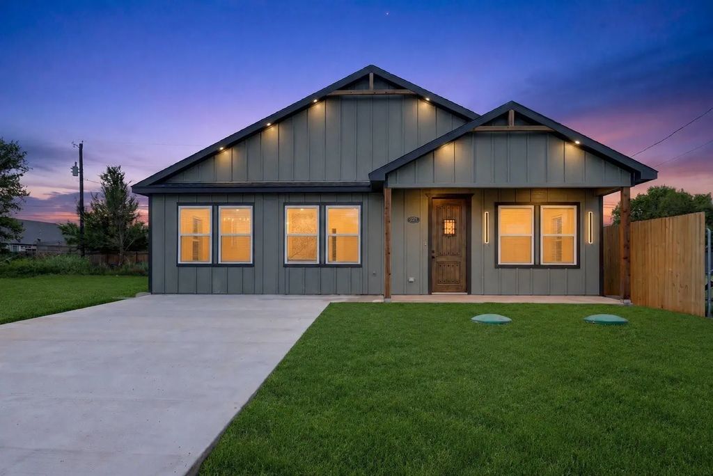 2921 Blackjack Lane, Granbury
