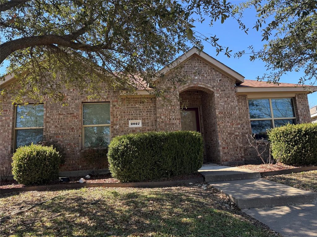 2027 Fair Weather Drive, Lancaster