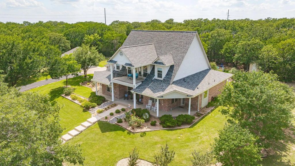 1218 Meander Road, Granbury