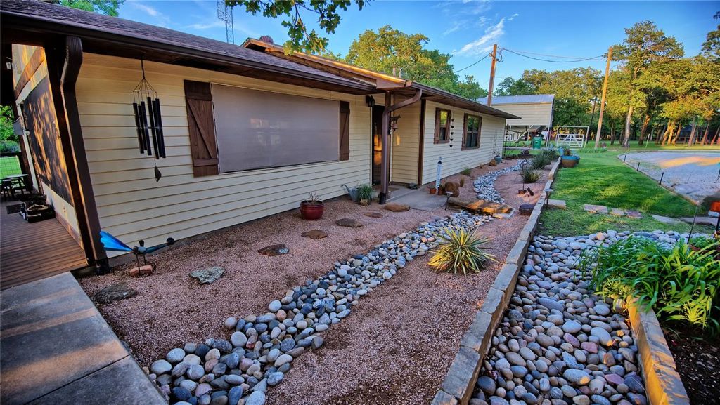 858 Ford Road, Bowie
