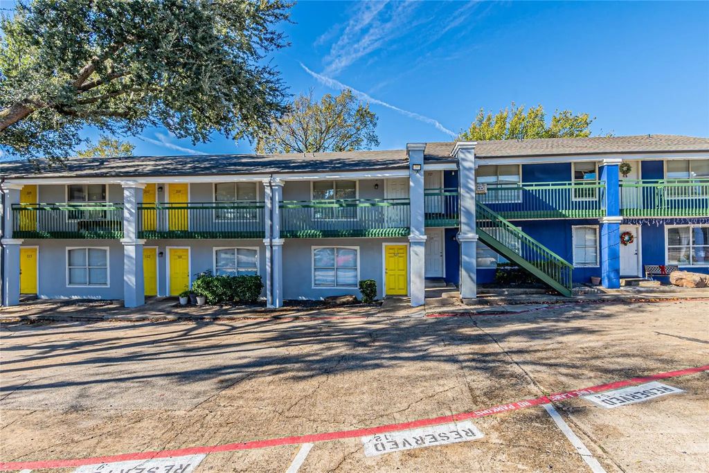 8360 Spring Valley Road R, Dallas