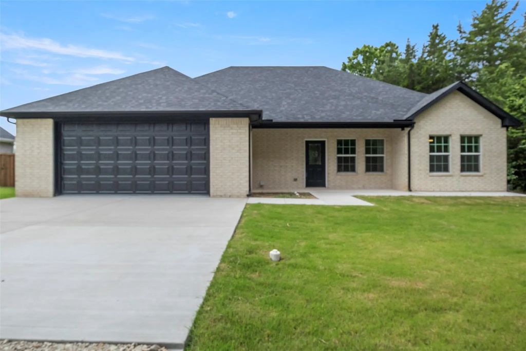 905 W Cardinal Street, Ector