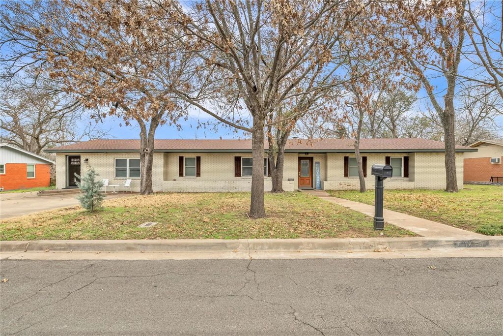801 Arliss Drive, Woodway