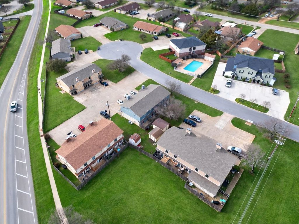 1403 Courtney Place, Cleburne