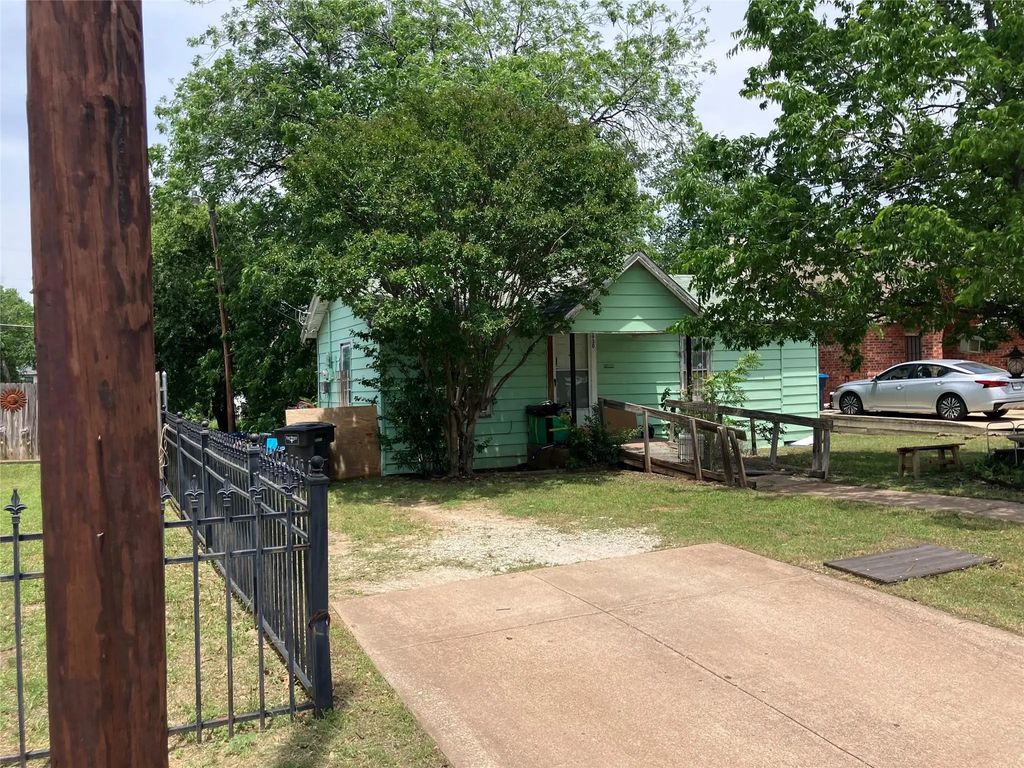 5930 Bonnell Avenue, Fort Worth