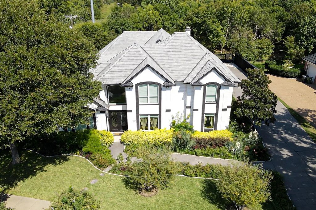 3015 Forestwood Drive, Arlington