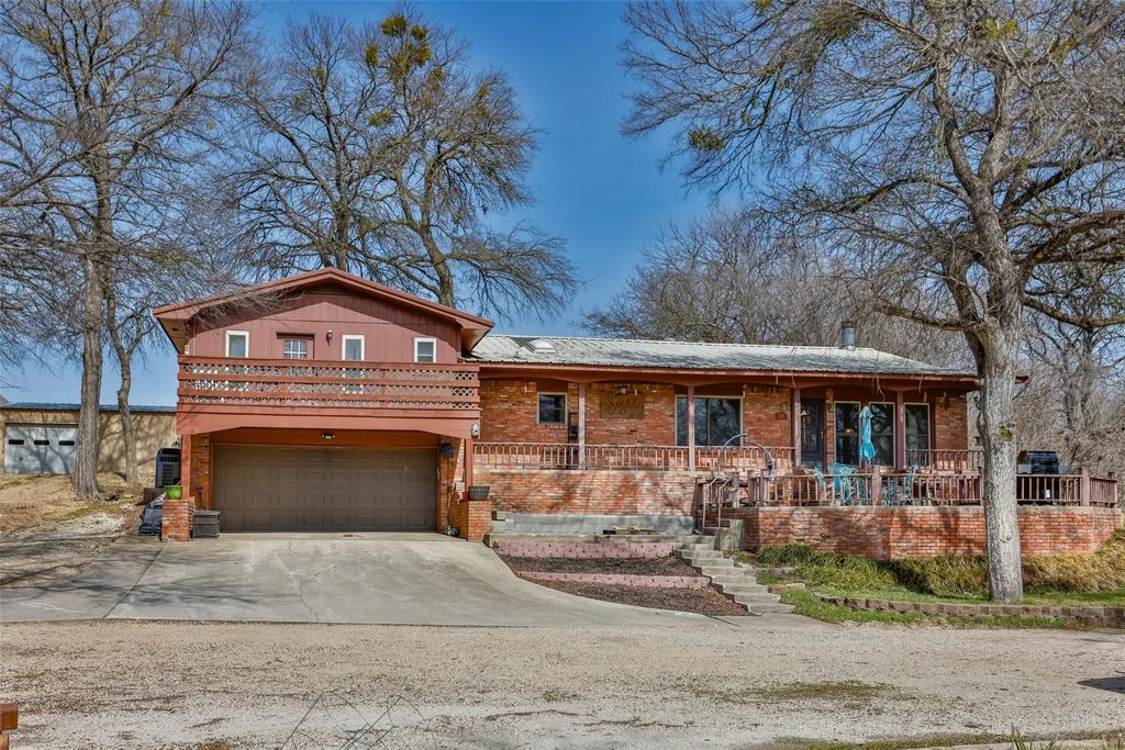 231 Hickory Street, Lindsay