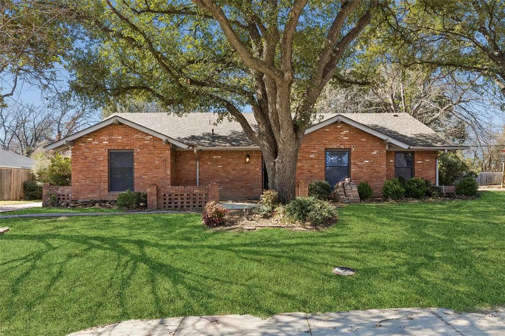 1017 Denmark Street, Grand Prairie