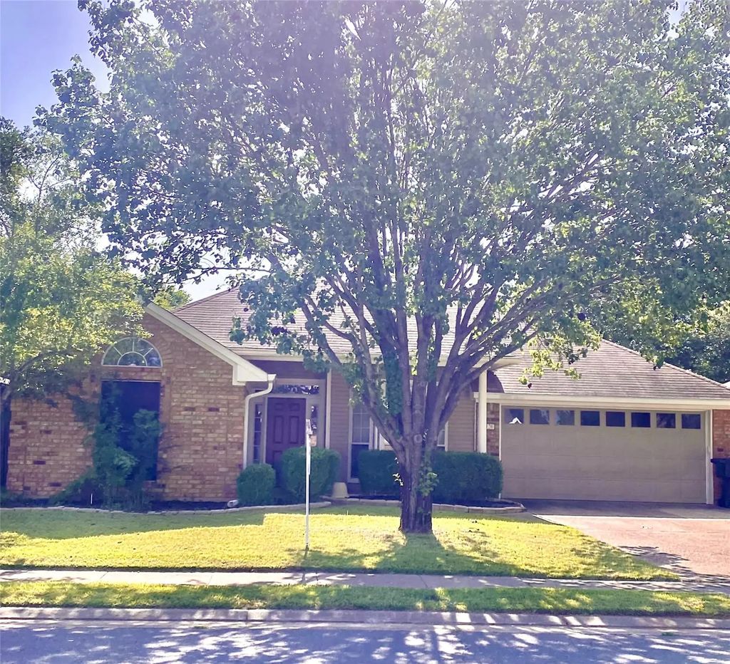 2126 Middle Creek Boulevard, Bossier City