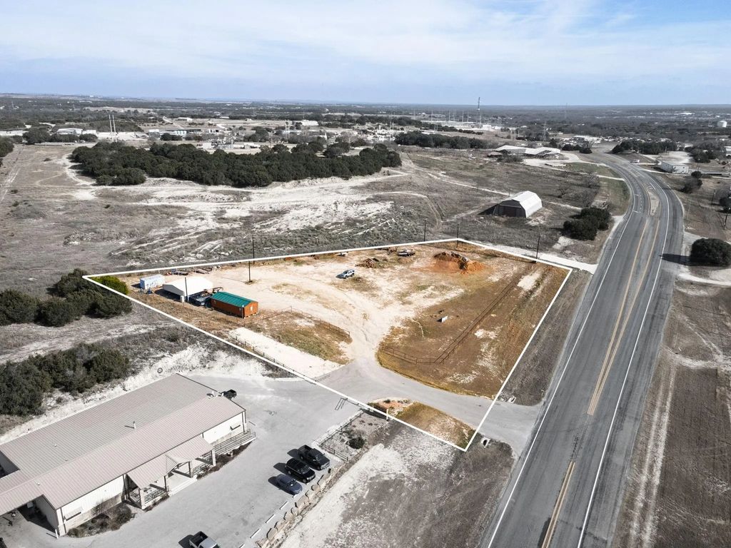 774 N Highway 183, Lampasas