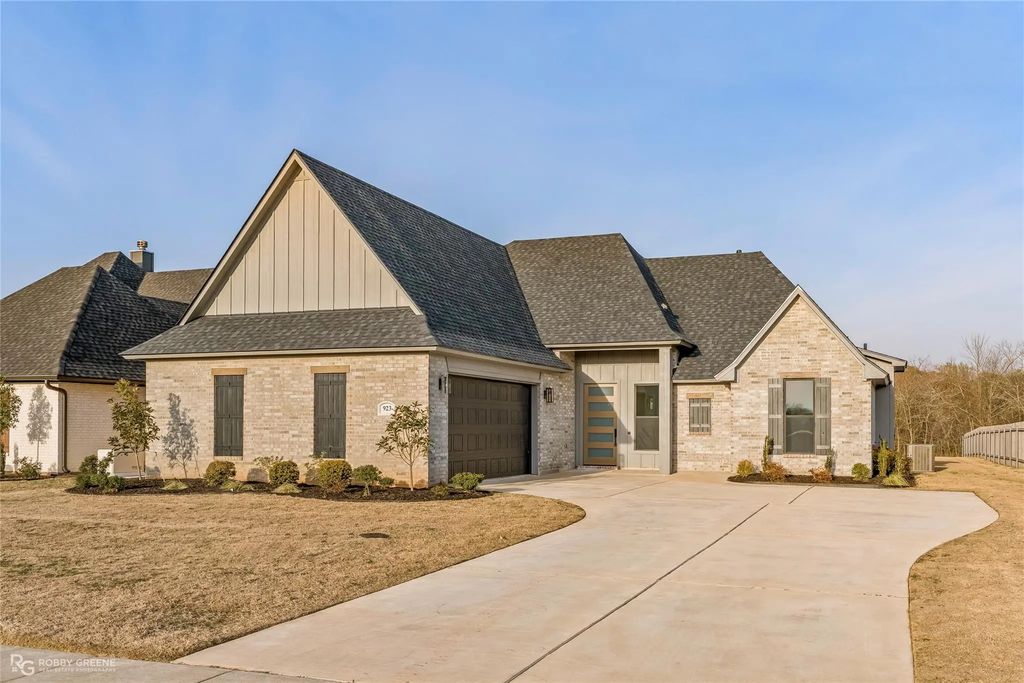 923 Chisolm Trail, Bossier City