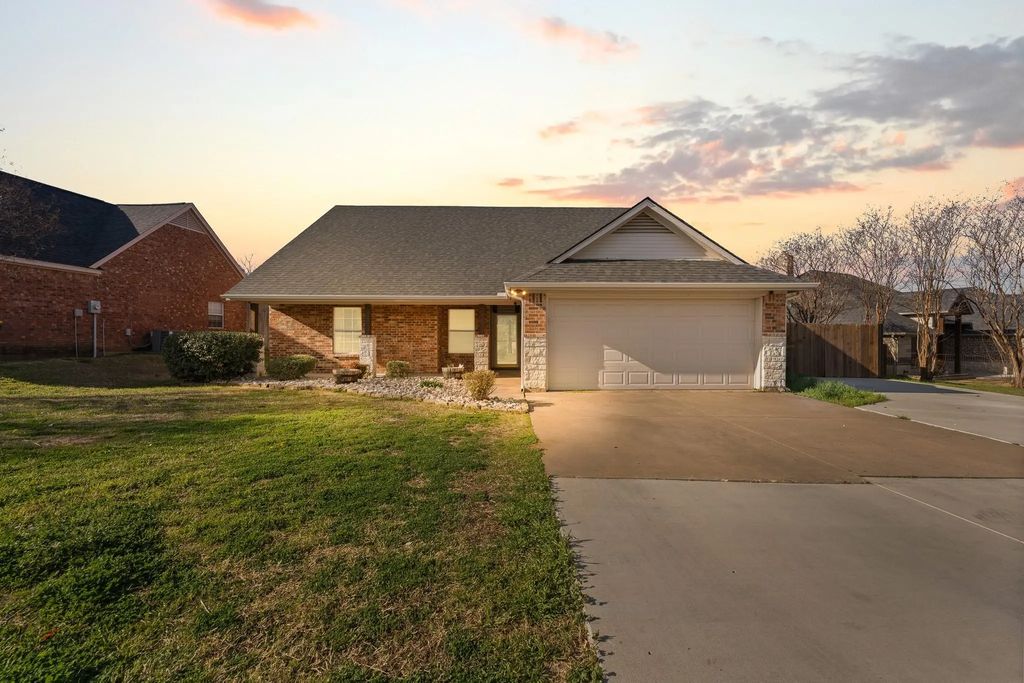 529 Mckittrick Court, Godley