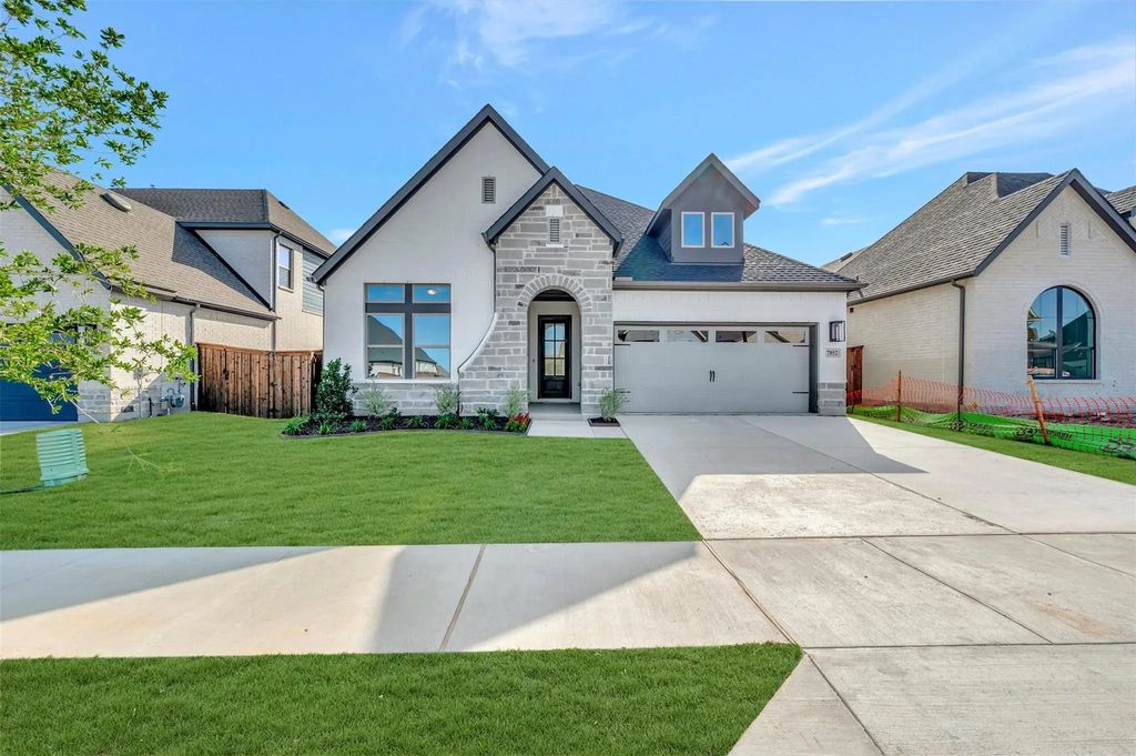 7852 Pondview Lane, Fort Worth