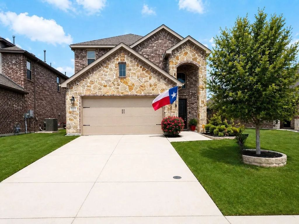 525 Liliana Lane, Anna