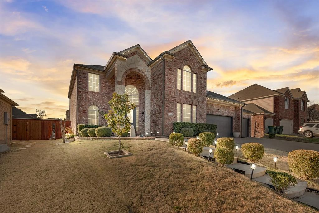 723 Creekstone Drive, Cedar Hill