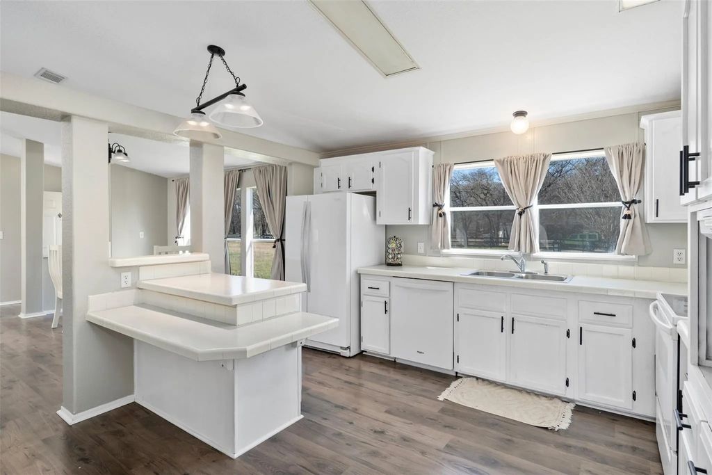 181 Private Road 125, Whitney