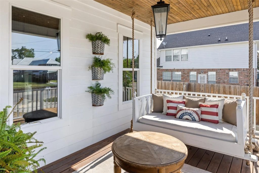 1109 E Oakdale Road, Irving