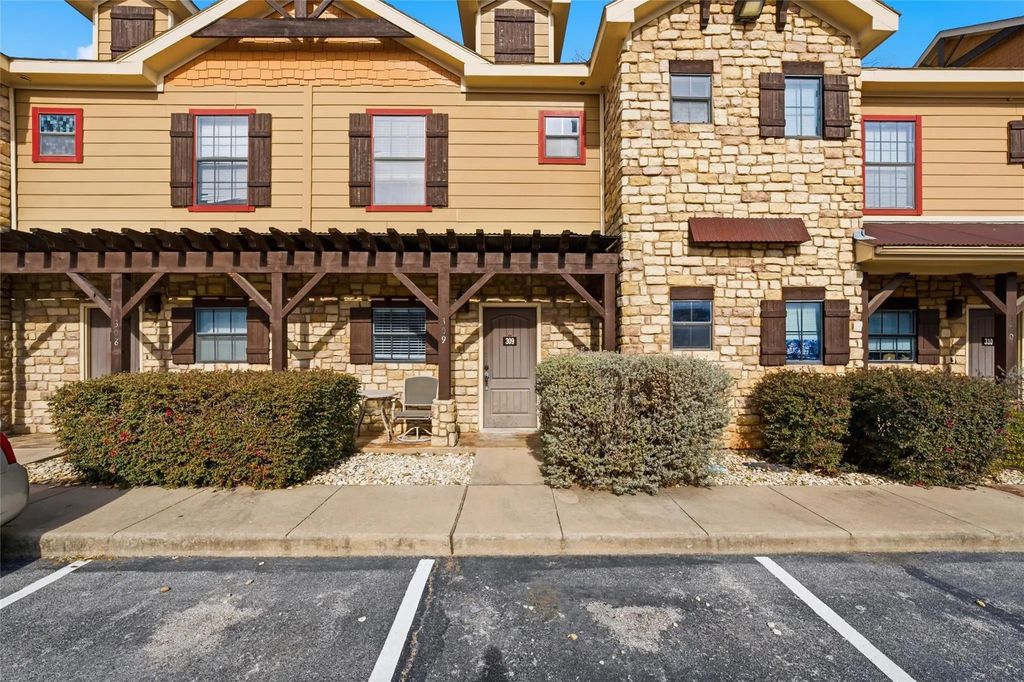 2410 S 2nd Street 309, Waco