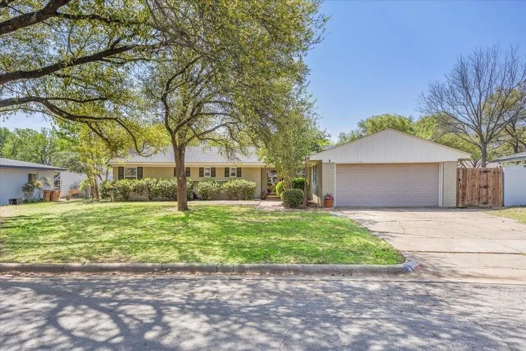 4109 Bilglade Road, Fort Worth