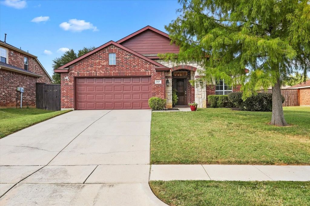 1917 Prescott Downs Drive, Denton
