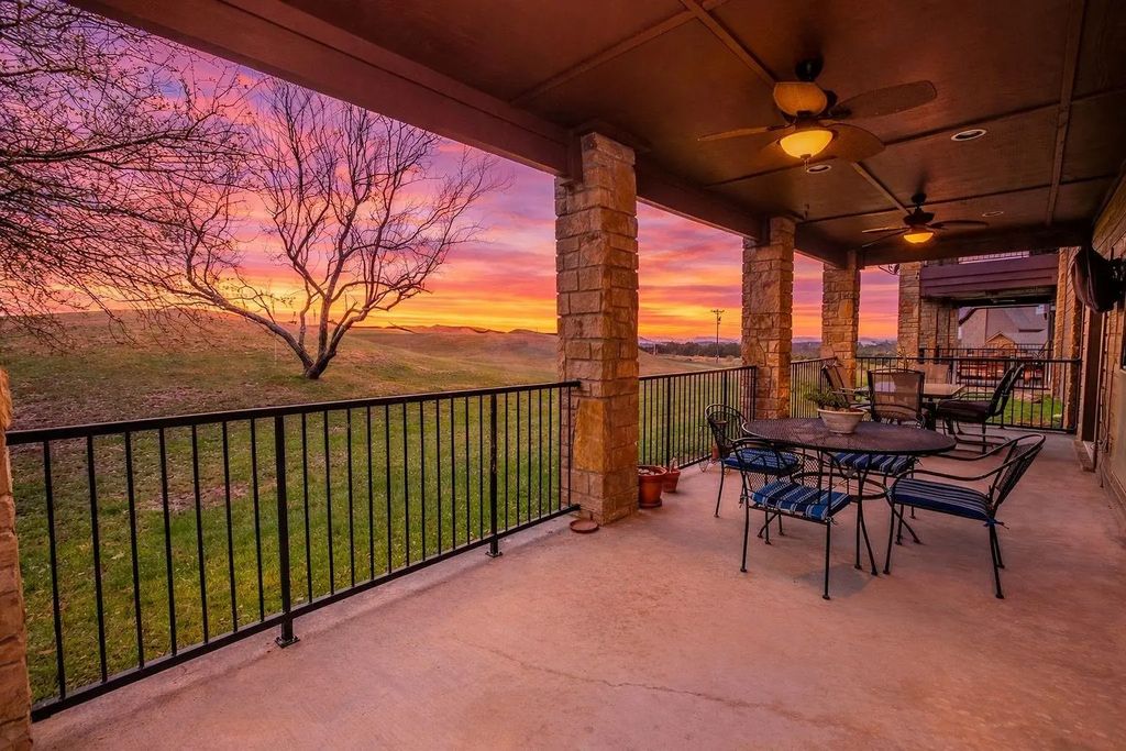 1101 Eagle Point Circle, Graford