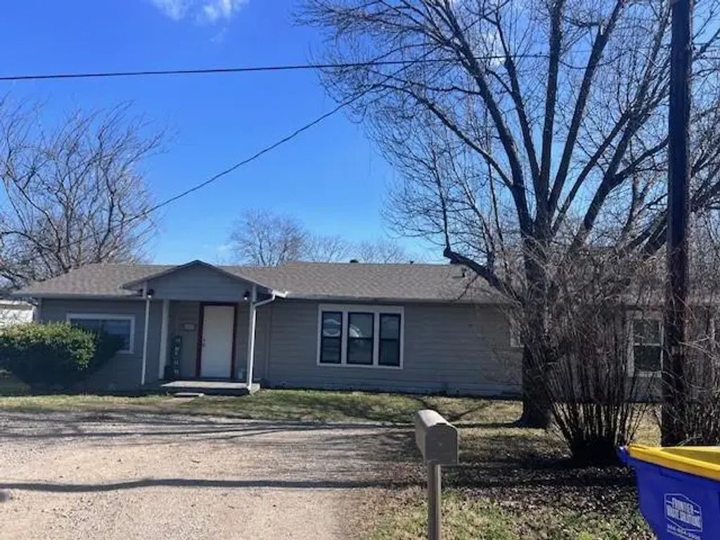 102 Bowers Street, Seagoville