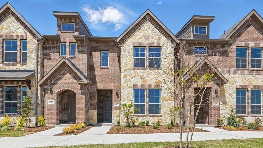1348 Kimzey Street, Royse City