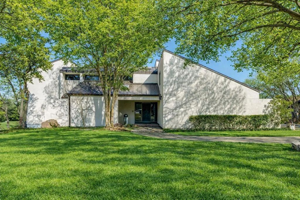 1816 Southpark Drive, Arlington