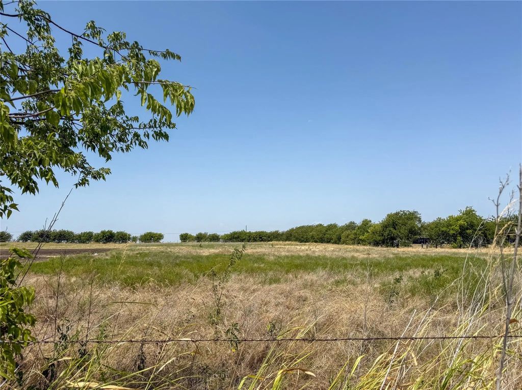 10041 County Road 1004, Godley